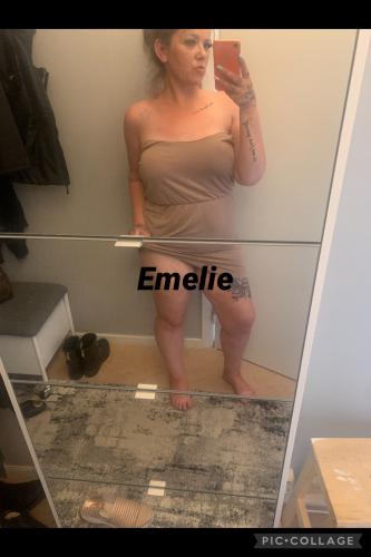 Kom och knulla mig onsdag kl 12-18,sen lämnar jag sthlm ett tag - Eskort18.net @ eskort18.net
